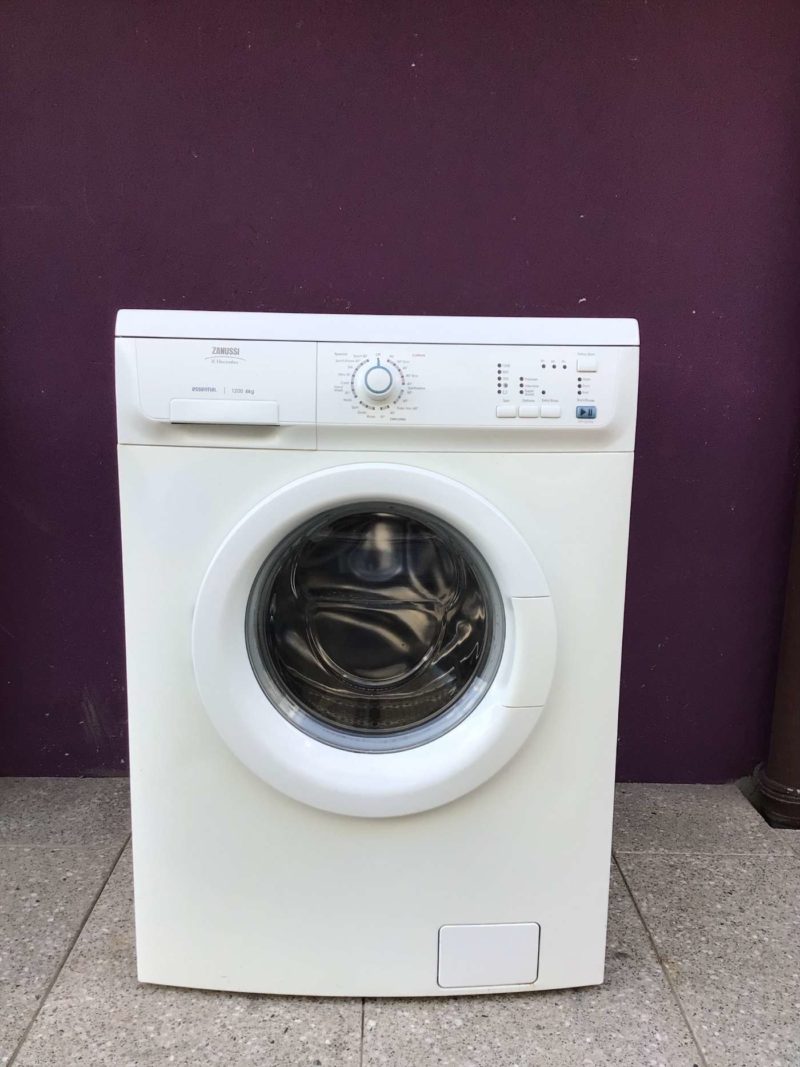 Zanussi 6kg 1200 spin white washing machine